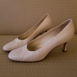 Giorgio Armani cream leather pumps